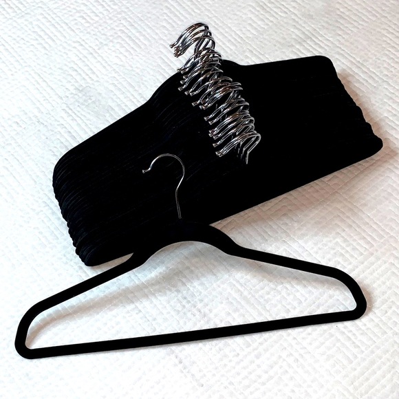 π¦ Non-Slip VELVET Hangers - Set of 25 - Brand New